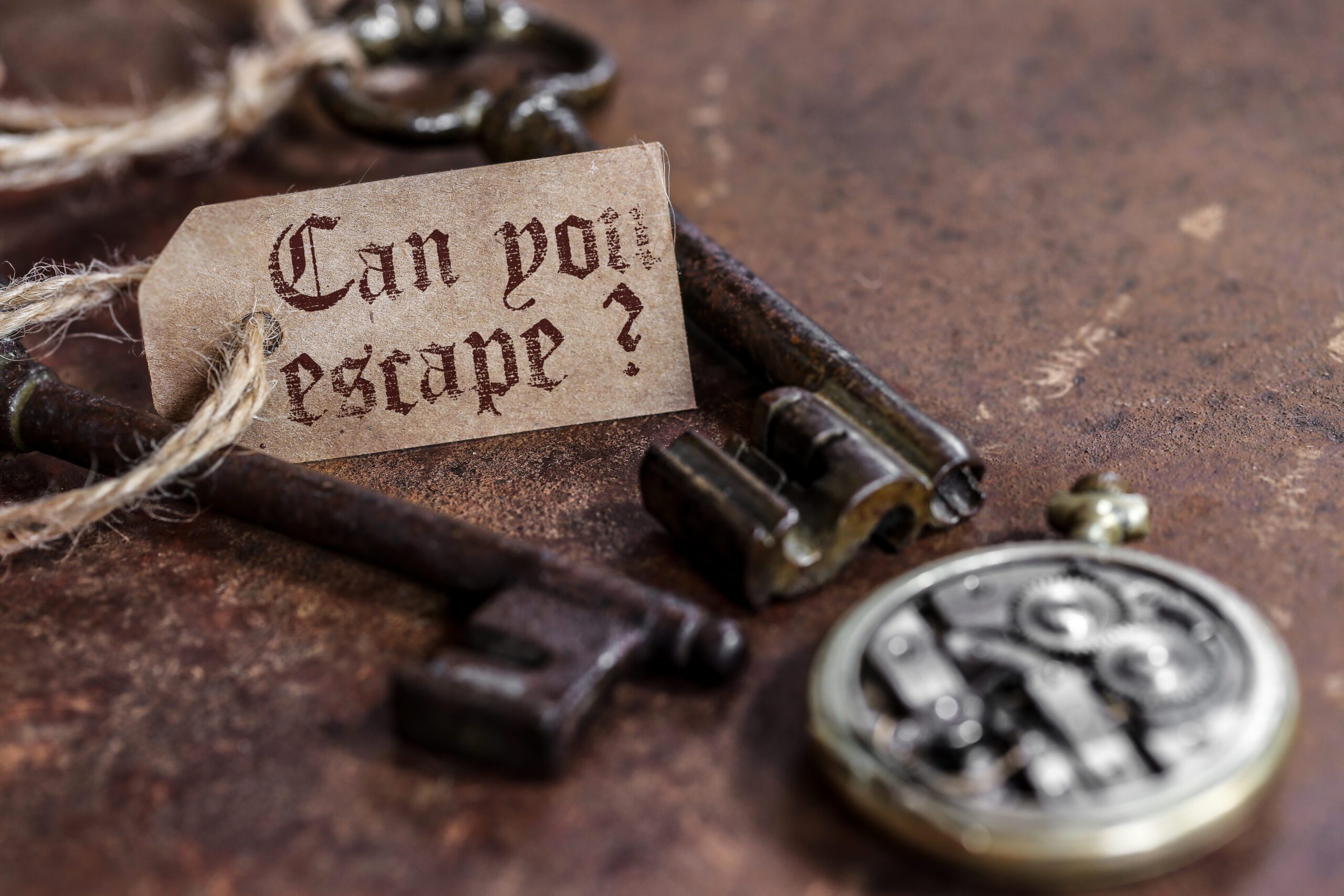 2 Keys and Medallions 5 Interesting Escape Game Facts April Edition